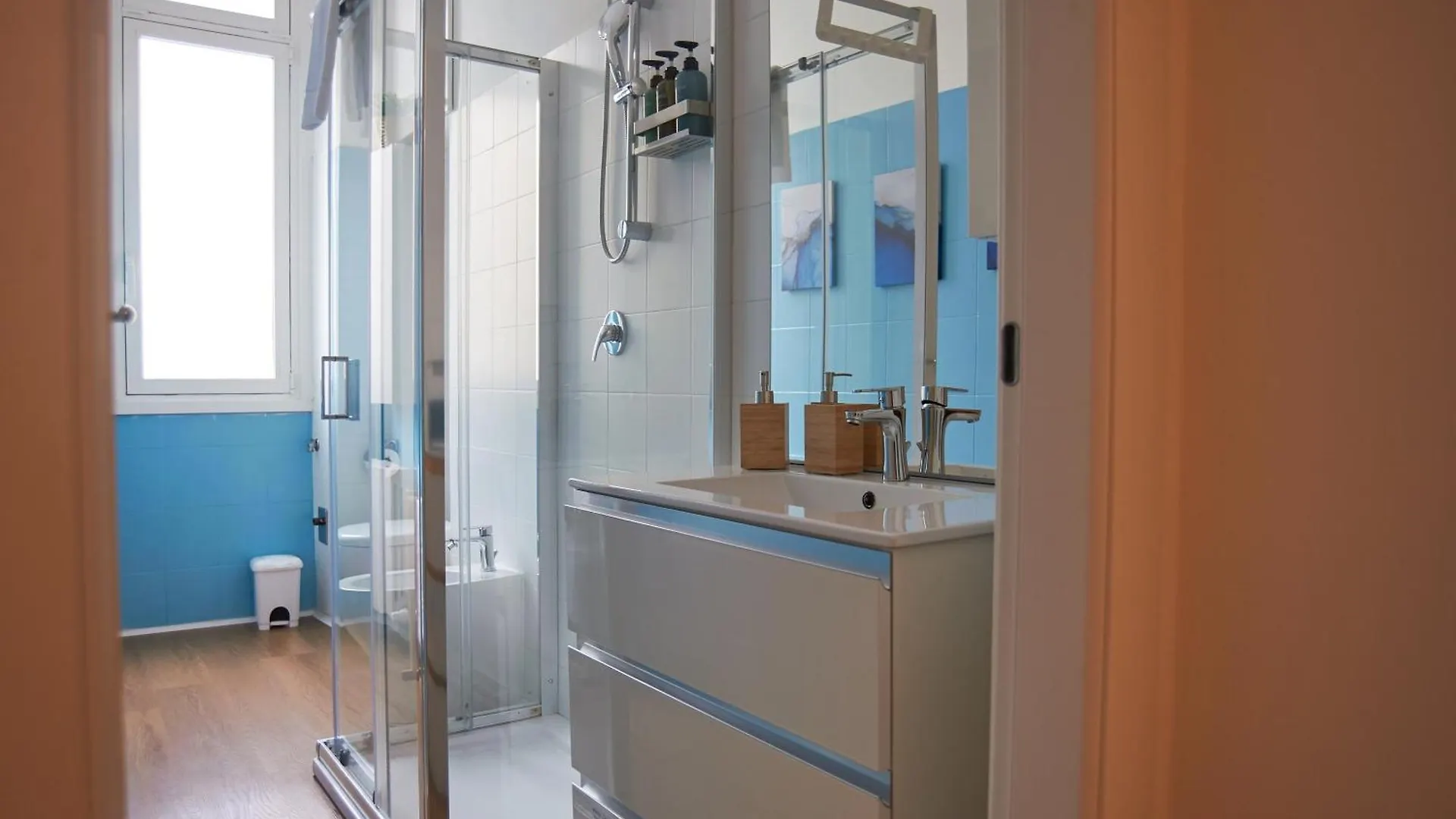 Design & Comfort A Milano Metro A 2 Min Apartment Milan